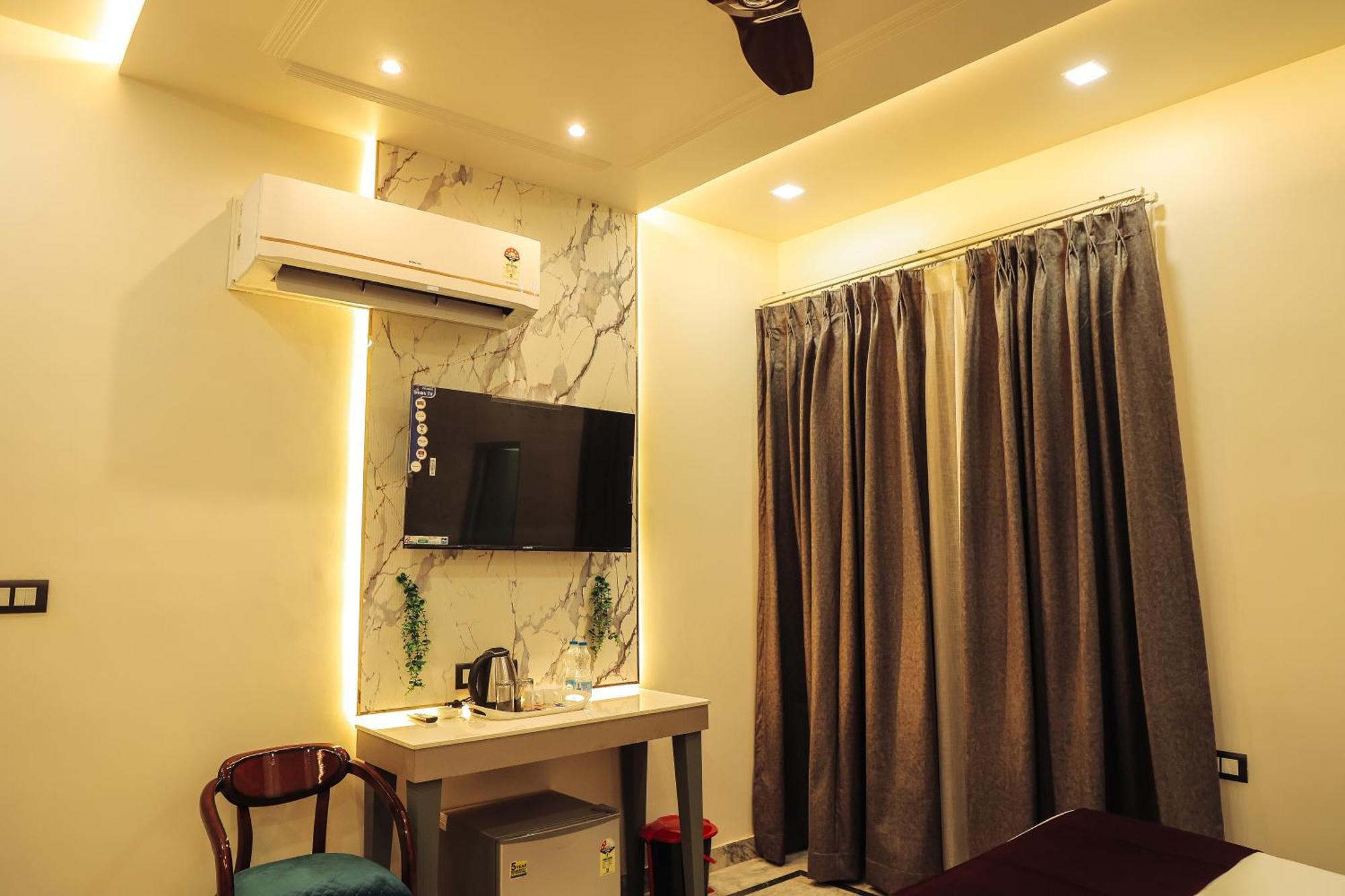 Anirudh Homestay Agra  Bagian luar foto