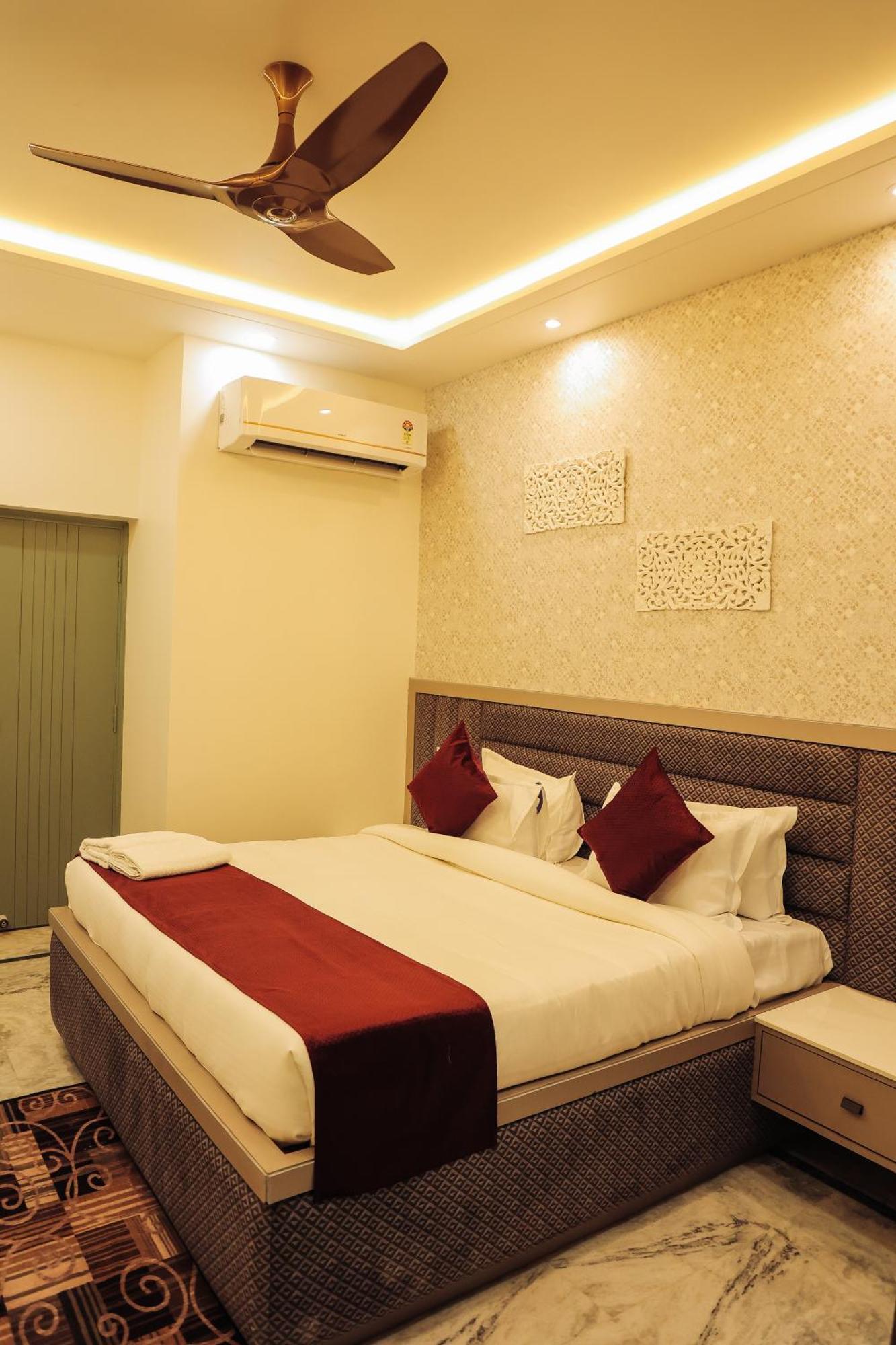 Anirudh Homestay Agra  Bagian luar foto