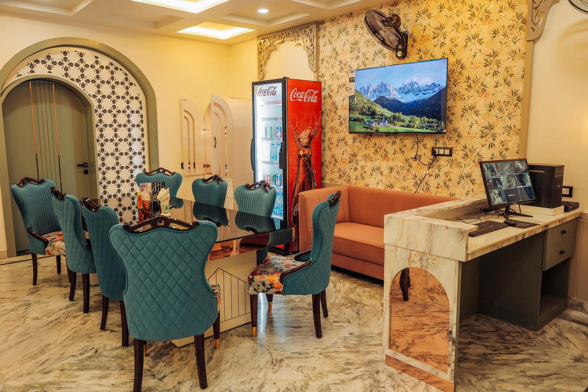Anirudh Homestay Agra  Bagian luar foto