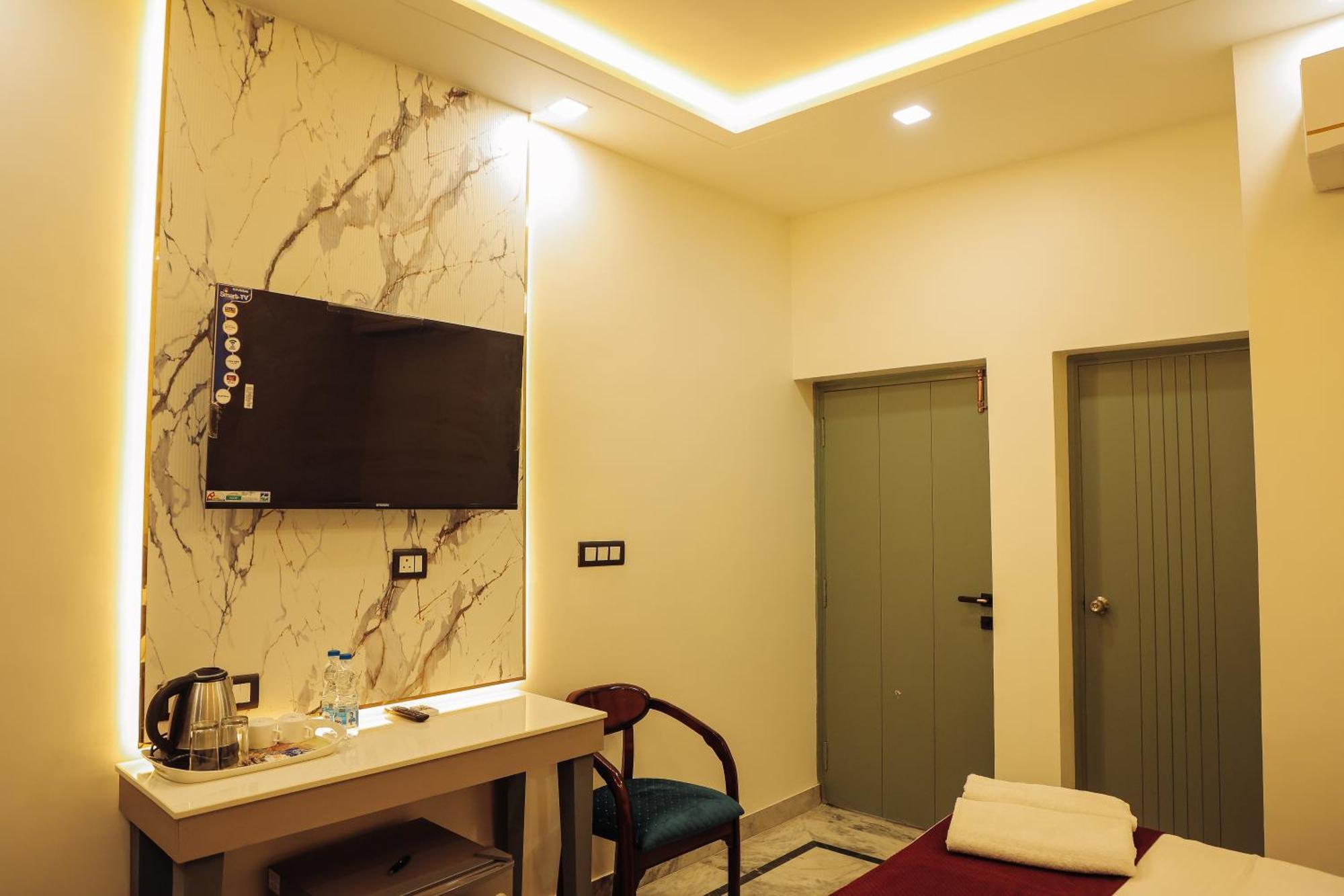 Anirudh Homestay Agra  Bagian luar foto