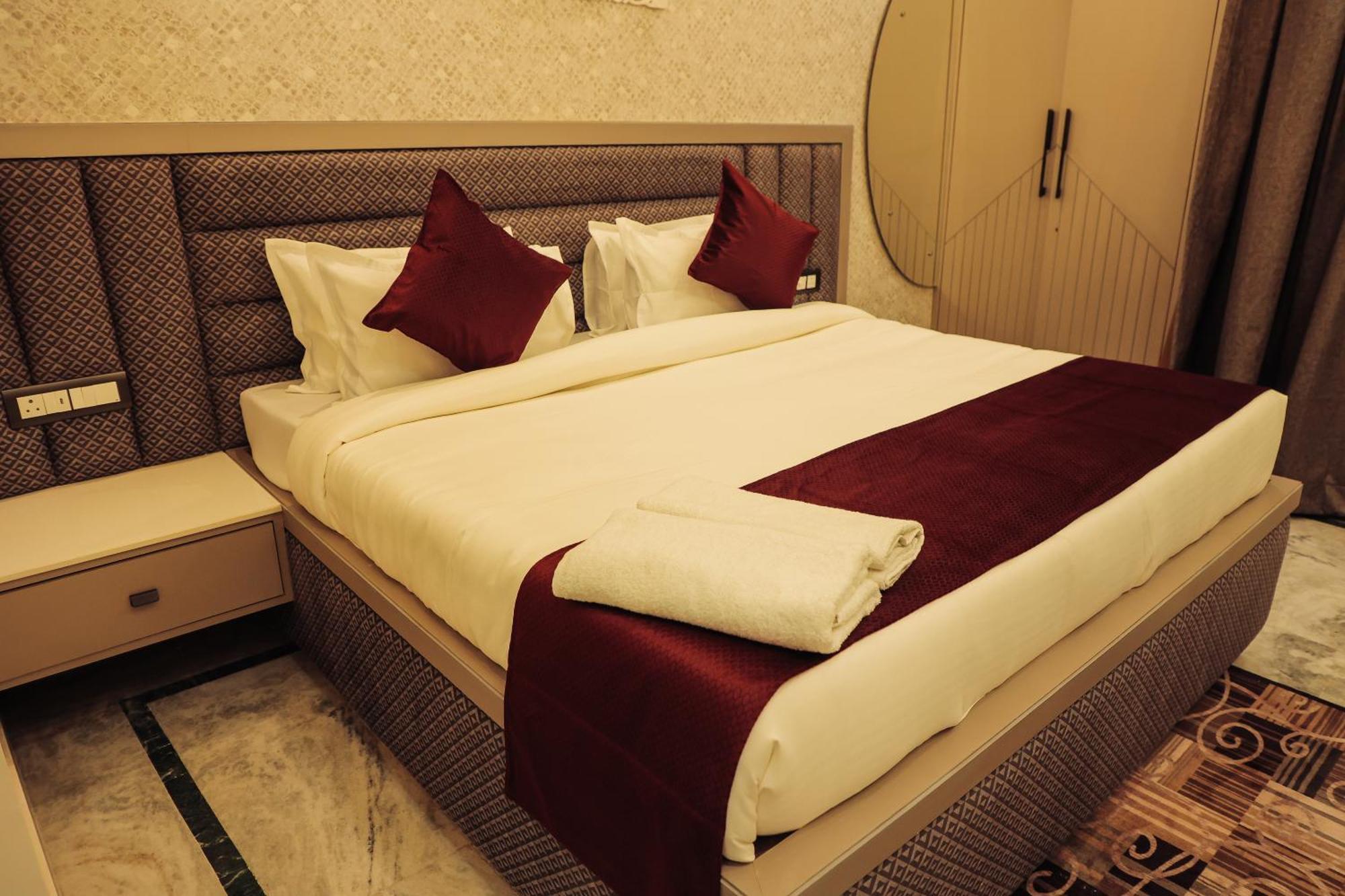 Anirudh Homestay Agra  Bagian luar foto